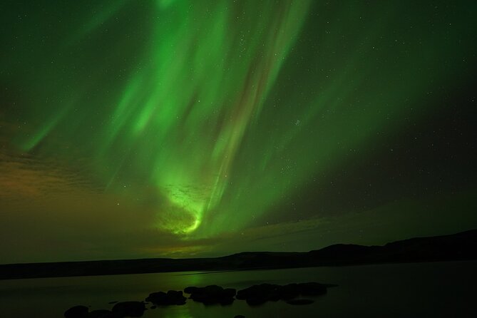 #1 Northern Lights Tour In Iceland from Reykjavik with PRO photos - Waiting in the Icelandic cold