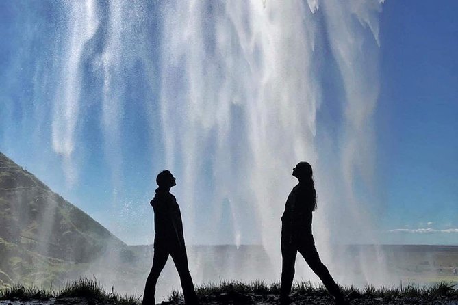 10 Hours Private Luxury Tour of South Coast - Seljalandsfoss and Gljúfrabúi: two waterfalls with different personalities