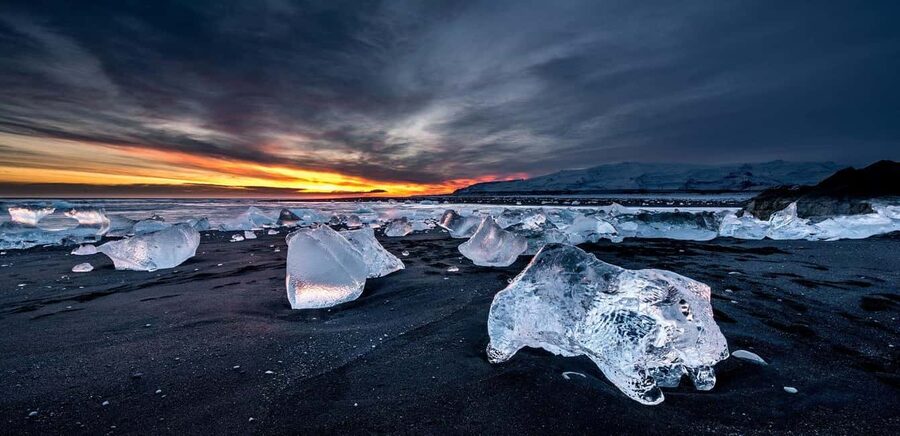 2-Day South Coast, Blue Ice Cave, Glacier Lagoon Tour - Jökulsárlón turns ice into moving scenery