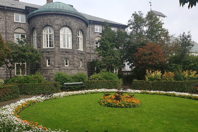 2-Hour Reykjavik Private Walking Tour - City Hall and Lake Tjornin