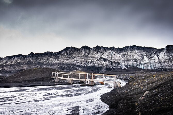 3 Hours Katla Ice Cave Tour/Meet in Vík - From Ice Cave Bistro to the glacier road