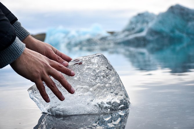 4 Day Blue Ice Cave, South Coast, Golden Circle, Snæfellsnes & Northern Lights - Should you book it?