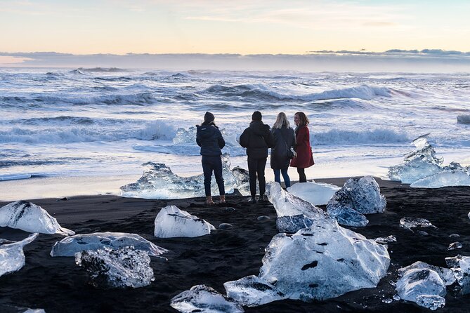 4-Day Iceland: Golden Circle, South Coast, Volcano Hike & Northern Lights - Group size, guides, and the rhythm on the road