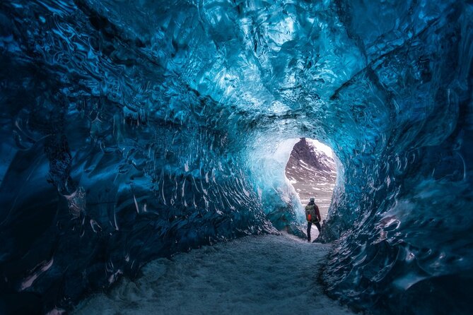 4 Day Northern Lights Adventure - Ice Caves & 4x4 Super Jeeps - Who should book this Iceland tour?
