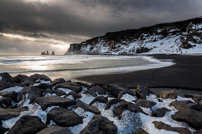 5-Days Land of Northern Lights Tour from Reykjavík - Day four: horses, steam, waterfalls, and Icelandic parliament