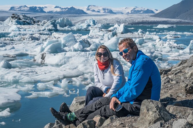 6-day Ultimate Iceland Tour: Photography and Northern Lights - Day three: Snæfellsnes, seals, black beaches, and Kirkjufell