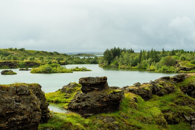 7-Day Small Group Journey Around Iceland - Day 5: Icebergs, black sand, and two iconic waterfalls