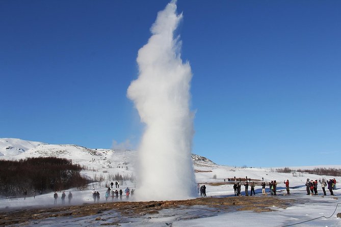 8-Day Small Group Tour Around Iceland from Reykjavik - Day 3: icebergs, Diamond Beach, and the Crystal Ice Cave