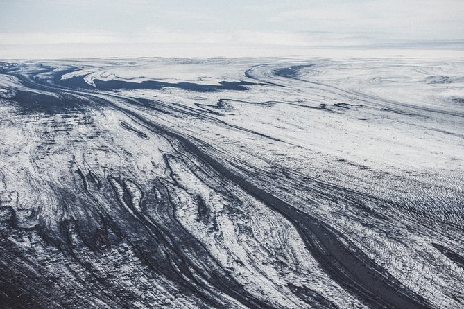 Airplane flight over glacier lagoons and Iceland's highest peak - Kjós and Mosárdalur: a useful first look at the ice