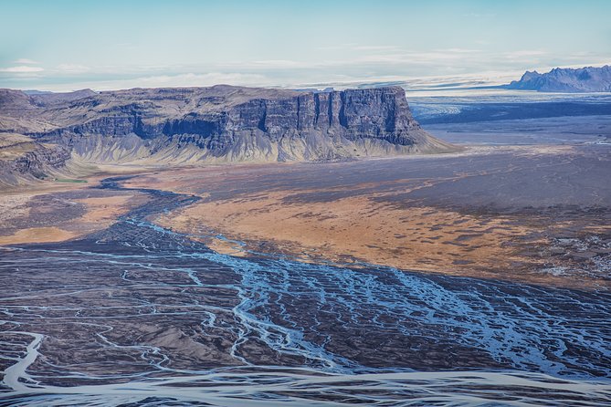 Airplane tour over black sands and riverbeds from Skaftafell - Who may want to skip it