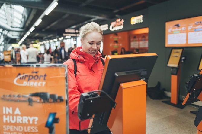 Airport Transfer in Iceland from Reykjavik City to Keflavik Airport with Hotel Pick Up - Why this transfer makes sense in Iceland