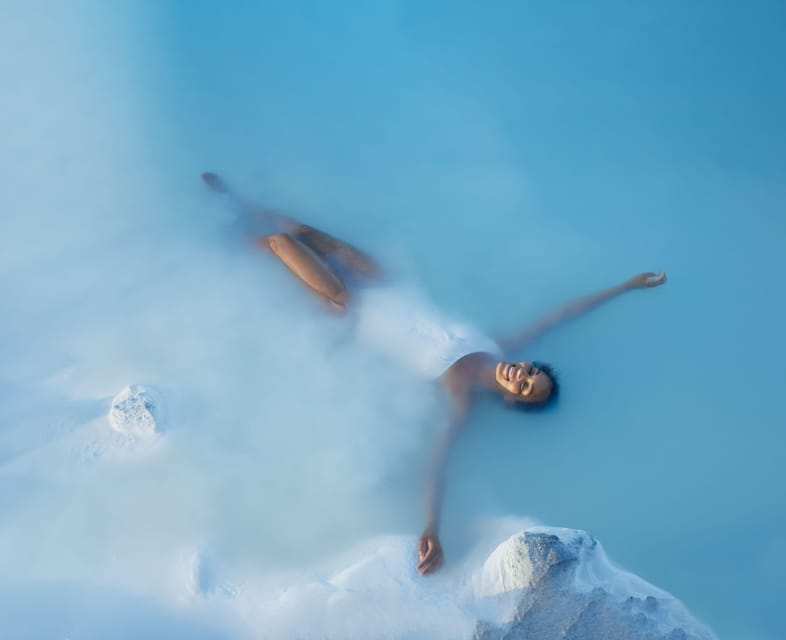 Blue Lagoon: Premium Admission with Drinks and Face Masks - Check-in, lockers, and the changing rooms