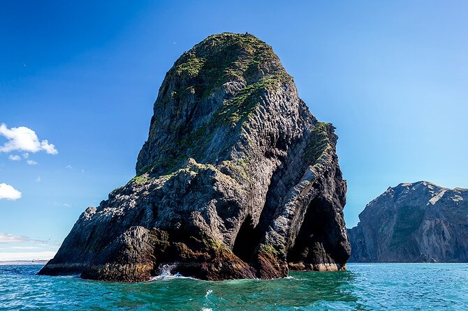 Boat Tour in Vestmannaeyjar - Sea caves and the first coastal views