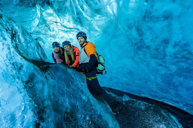 Crystal Blue Ice Cave - Super Jeep From Jökulsárlón Glacier Lagoon - Clothing and equipment that make the day better