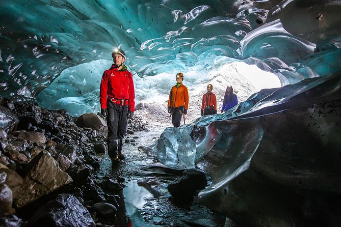 Crystal Treasures of Vatnajökull: Ice Cave Adventure - The guides make the difference