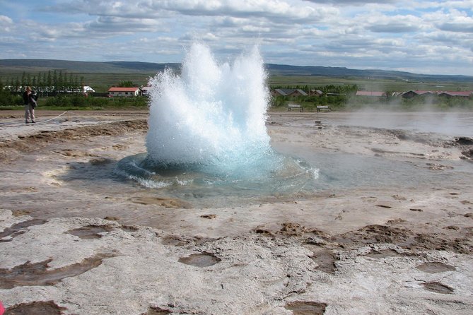Day Trip to the Golden Circle and Blue Lagoon from Reykjavik - Strokkur and the short wait for an eruption