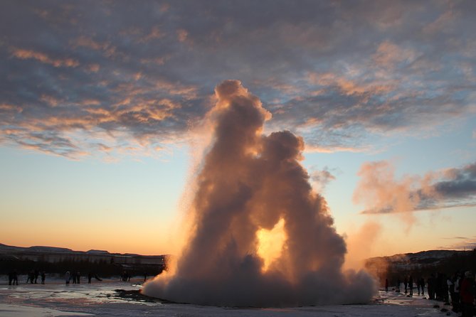 Day Trip to the Golden Circle and Hot spring Geyser by 4WD Jeep from Reykjavik - What to bring and what to budget