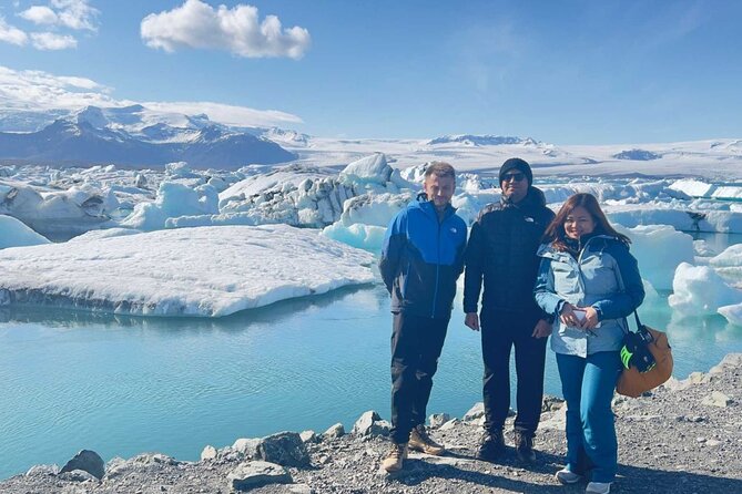 Diamond Beach & Jökulsárlón Floating Glacier Guided Day Tour - Why the private format matters on such a long day