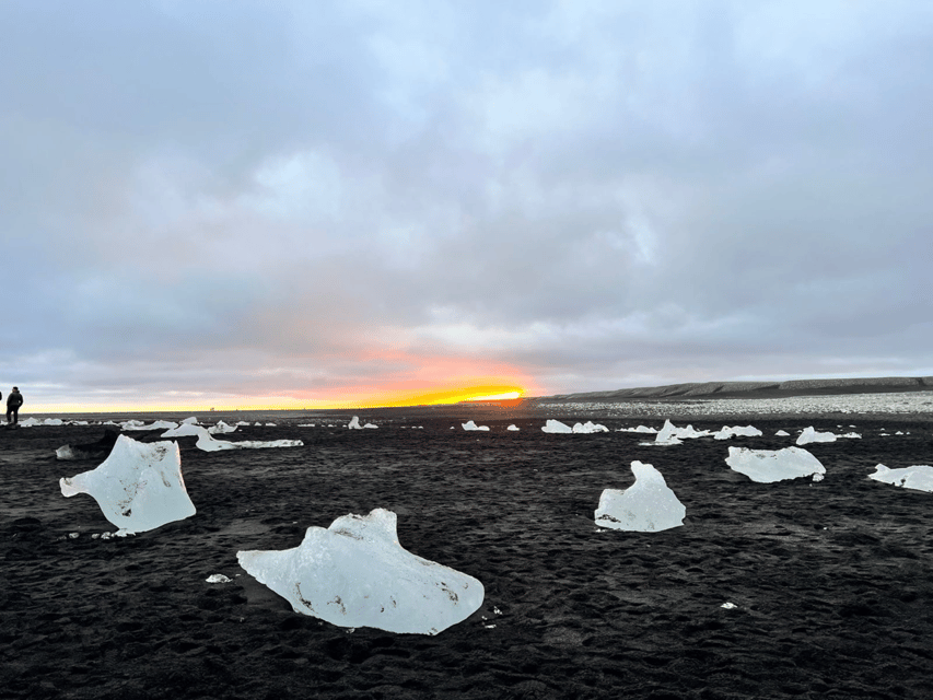 Diamond Beach & Jökulsárlón Glacier Exclusive Day Tour - Practical advice for getting value from the day
