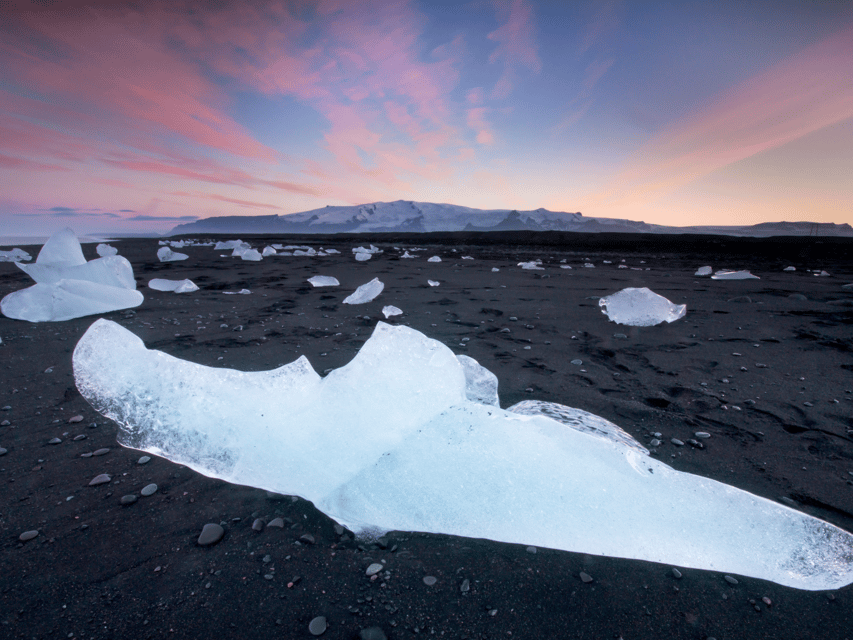 Diamond Beach & Jökulsárlón Glacier Exclusive Day Tour - Why the guide can make or break this experience