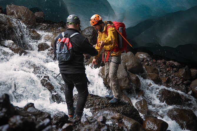 Early Bird Ice Cave with 3 Professional Photos - Key points at a glance