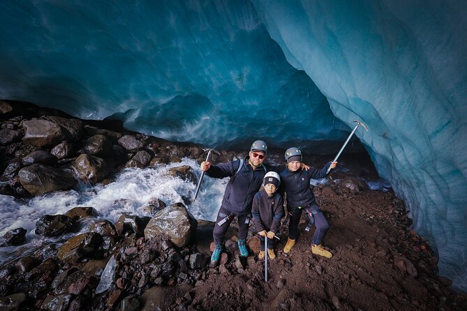Early Bird Ice Cave with 3 Professional Photos - The 8:30 am start near Jökulsárlón