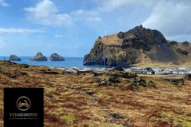 Eyjascooter volcano tour in Westman Island - Elephant Rock and three-stop sightseeing