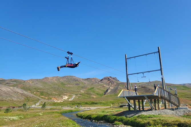 Fast as Falcon Superman Ride - Flying through the canyon
