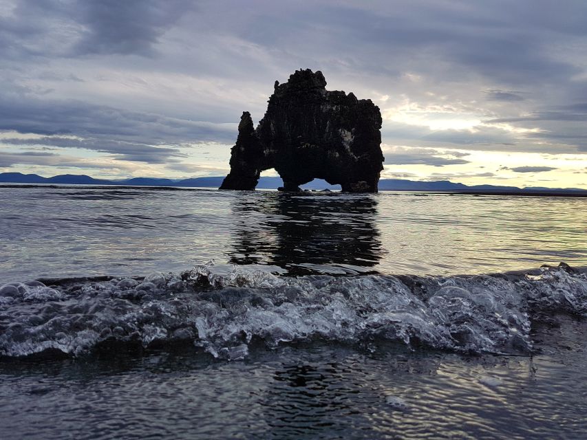From Reykjavík: 4, 5, 6 or 7-Day Small-Group Ring Road Tour - The bus, group size, and daily rhythm