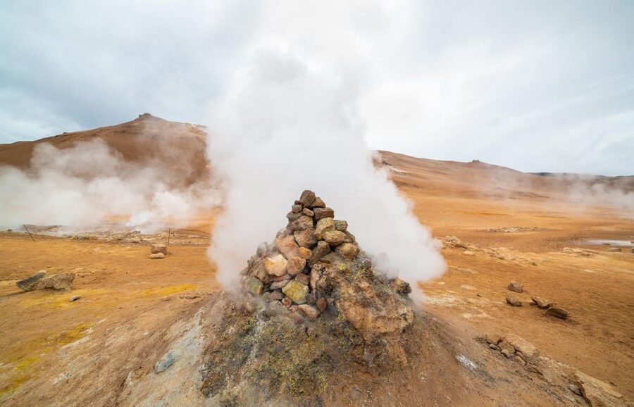 From Reykjavik: 6-Day Icelandic Ring Road Tour - Day 4: Studlagil, Lake Mývatn, and northern waters
