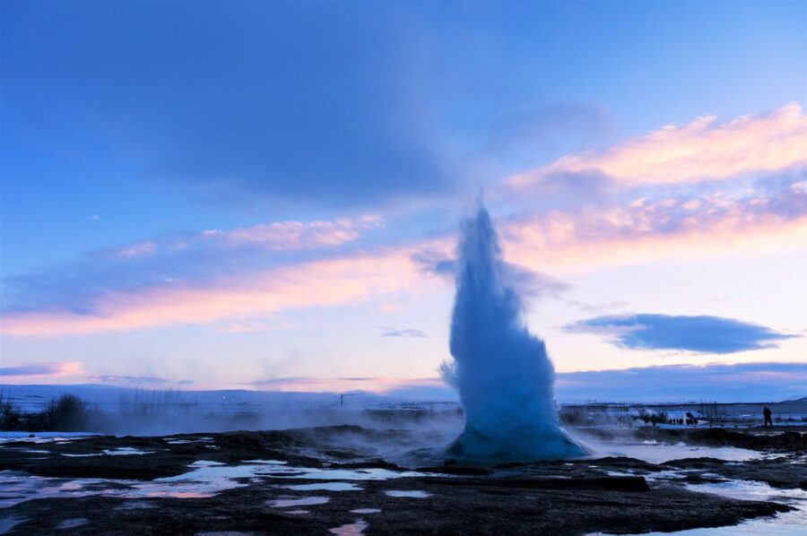 From Reykjavik: Best of Golden Circle Guided Tour - The bus ride and the shape of the day
