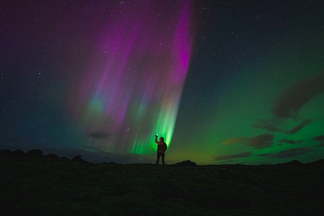 From Reykjavík: Evening Lava Tunnel Tour and Northern Lights Tour - How the Tour Performs as a Small-Group Outing