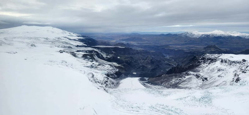 From Reykjavik: Fire And Ice Helicopter Tour with 2 Landings - Why this flight feels different from a normal sightseeing tour