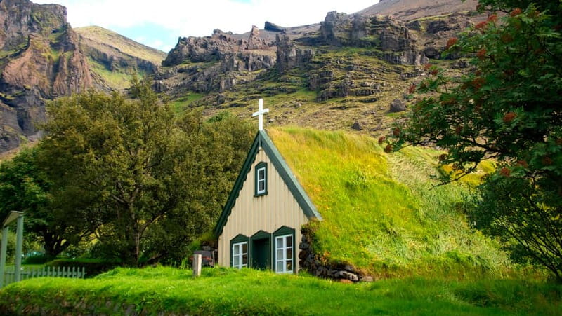 From Reykjavik: Glacier Lagoon and Fjaðrárgjúfur Canyon Tour - Summer canyon or winter aurora search