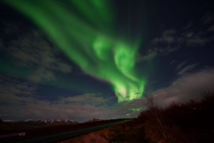 From Reykjavik: Northern Lights Hunt Super Jeep Tour - Three hours under the Icelandic sky