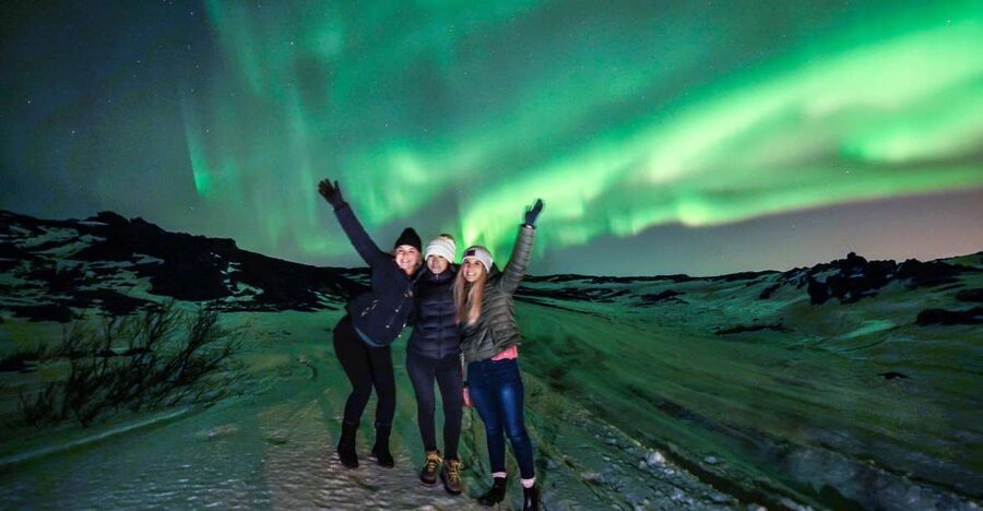 From Reykjavík: Northern Lights Super Jeep Tour - What the four-hour evening looks like