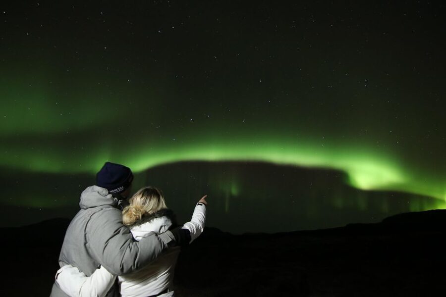 From Reykjavik: Northern Lights Tour with Hot Cocoa & Photos - Why the small minibus is useful