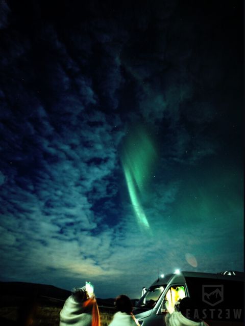 From Reykjavik: Northern Lights Tour with Hot Cocoa & Photos - Cocoa, kleina, and staying warm outdoors
