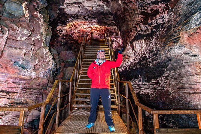 From Reykjavík: The Lava Tunnel tour with Round-trip Transfer - Walking and crawling through the lava tube