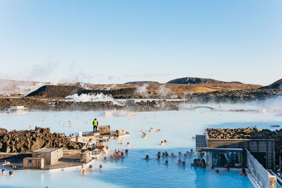 From Reykjavík: Volcanoes and Blue Lagoon Day Trip - Kleifarvatn and the black volcanic shore