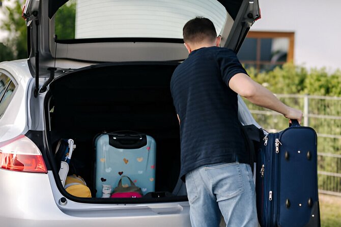 From Skarfabakki Cruise Terminal: Private Transfer to KEF Airport - Leaving Skarfabakki with your luggage handled