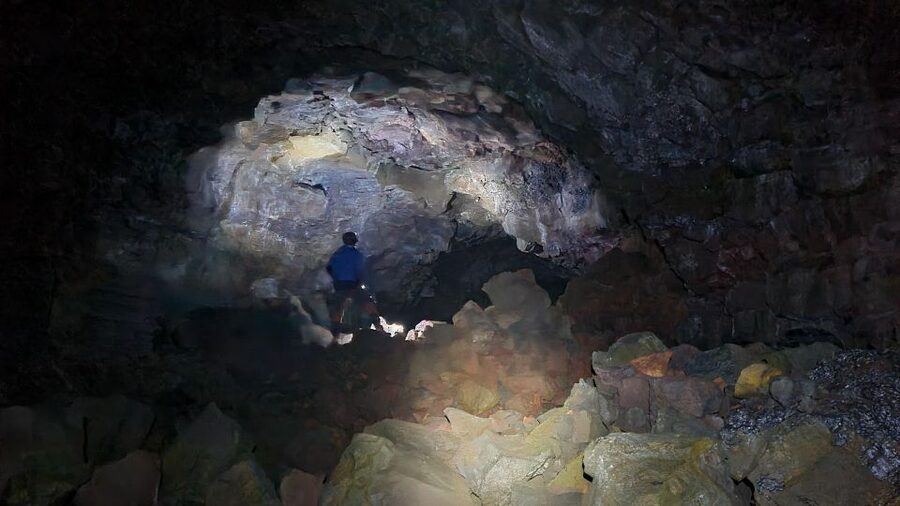 Geological Lava Tunnel Adventure - Arnarker Cave - A small group changes the whole outing