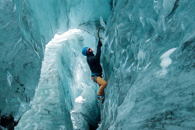 Glacier Adventure at Sólheimajökull Private Tour - A 20-minute approach to the glacier front