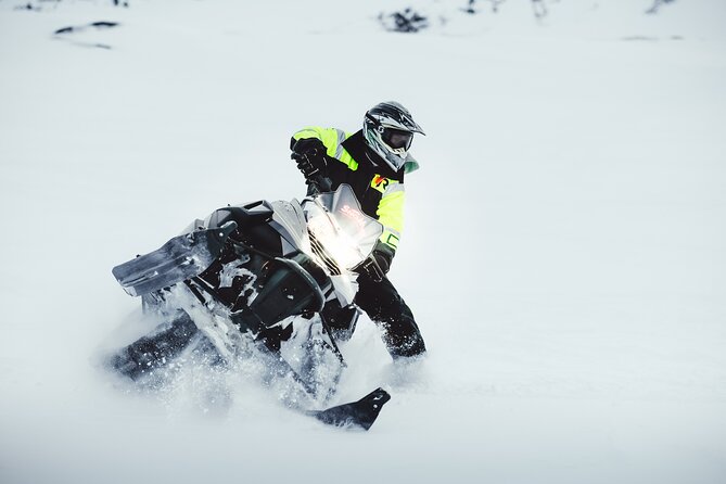 Glacier Rush – Fast pace snowmobile - SnoMo Glacier - Why Langjökull makes this ride special