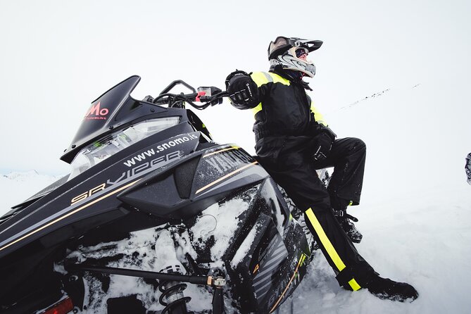 Glacier Rush – Fast pace snowmobile - SnoMo Glacier - Safety, guidance, and the small-group advantage