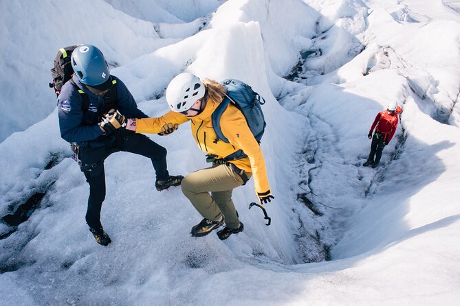 Glacier Xtreme: Vatnajökull Ice Climbing + Hike from Skaftafell - Hiking across the glacier