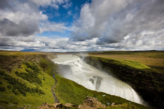 Golden Circle 7 Hours Bus Tour from Reykjavik - Gullfoss delivers the loud finish