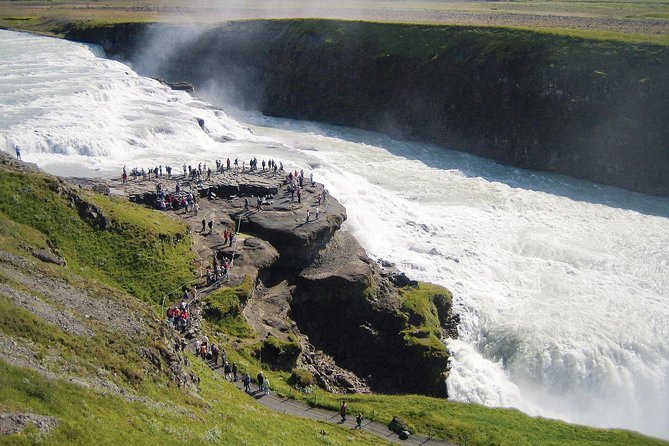 Golden Circle 7 Hours Bus Tour from Reykjavik - What the bus adds, and what it cannot do