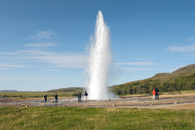 Golden Circle 7 Hours Bus Tour from Reykjavik - Timing, food, and what to pack