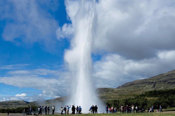 Golden Circle and Fontana Geothermal Spa Day Trip from Reykjavik - Guides, buses, and the feel of the day